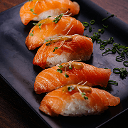salmon nigiri